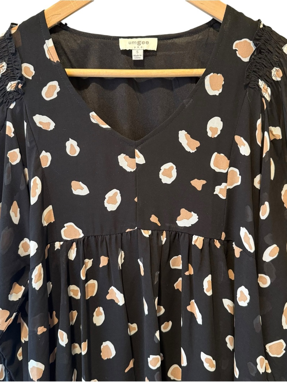 Umgee Women’s Black & Tan Animal Print Bubble Sleeve Babydoll Dress
